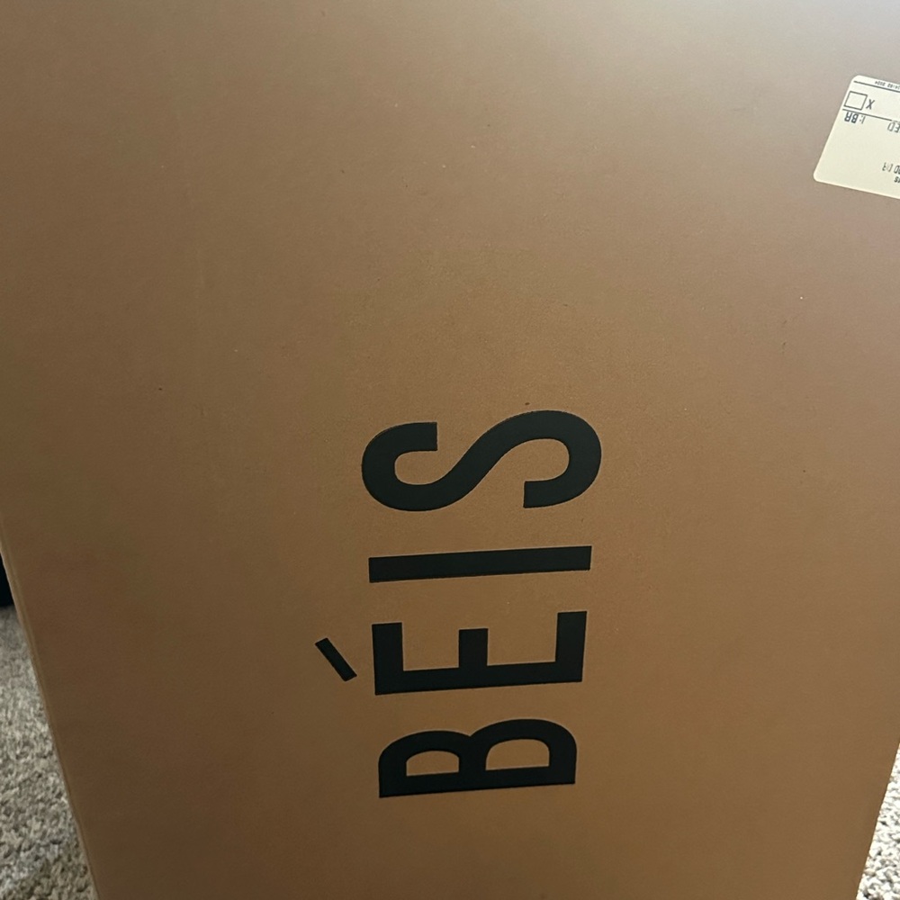 Beis Wicked Pink Medium Roller check in. Unopened in original shipping box.